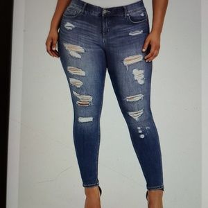 Bombshell skinny Jean. Distressed medium wash